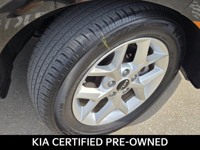 Certified 2023 Kia Soul LX w/ LX Technology Package FWD image 6