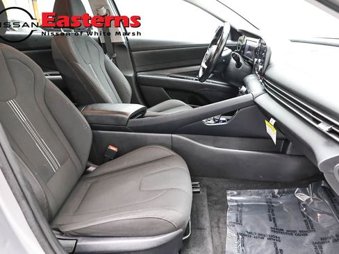 Used 2021 Hyundai Elantra SEL w/ Convenience Package FWD image 23