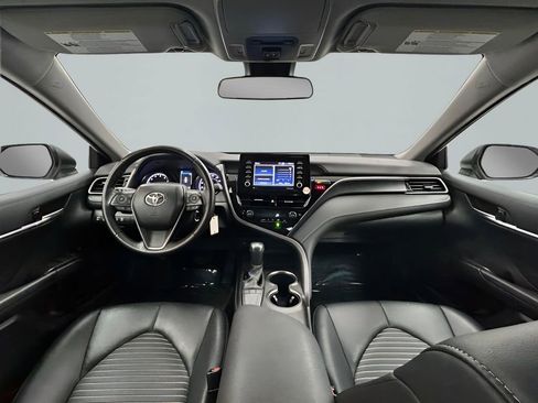Used 2024 Toyota Camry SE FWD image 11