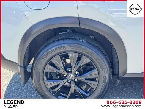 Used 2023 Nissan Rogue SV w/ SV Premium B Package AWD/4WD image 9