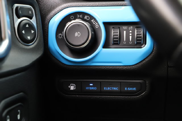Used 2022 Jeep Wrangler Unlimited Sahara AWD/4WD image 37