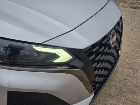 Certified 2023 Nissan Altima 2.5 SR image 12