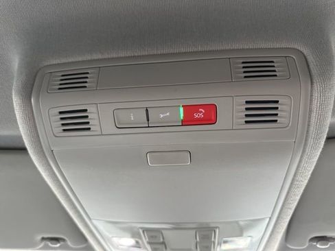 Used 2024 Volkswagen Tiguan S image 34