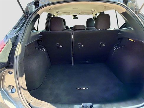 Used 2021 Nissan Kicks SR w/ Exterior Package image 23
