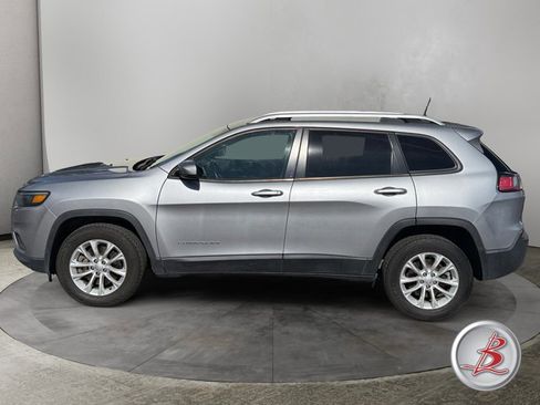 Used 2020 Jeep Cherokee Latitude w/ Cold Weather Group AWD/4WD image 4