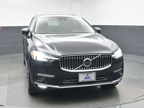 Used 2023 Volvo XC60 B5 Plus AWD/4WD image 8