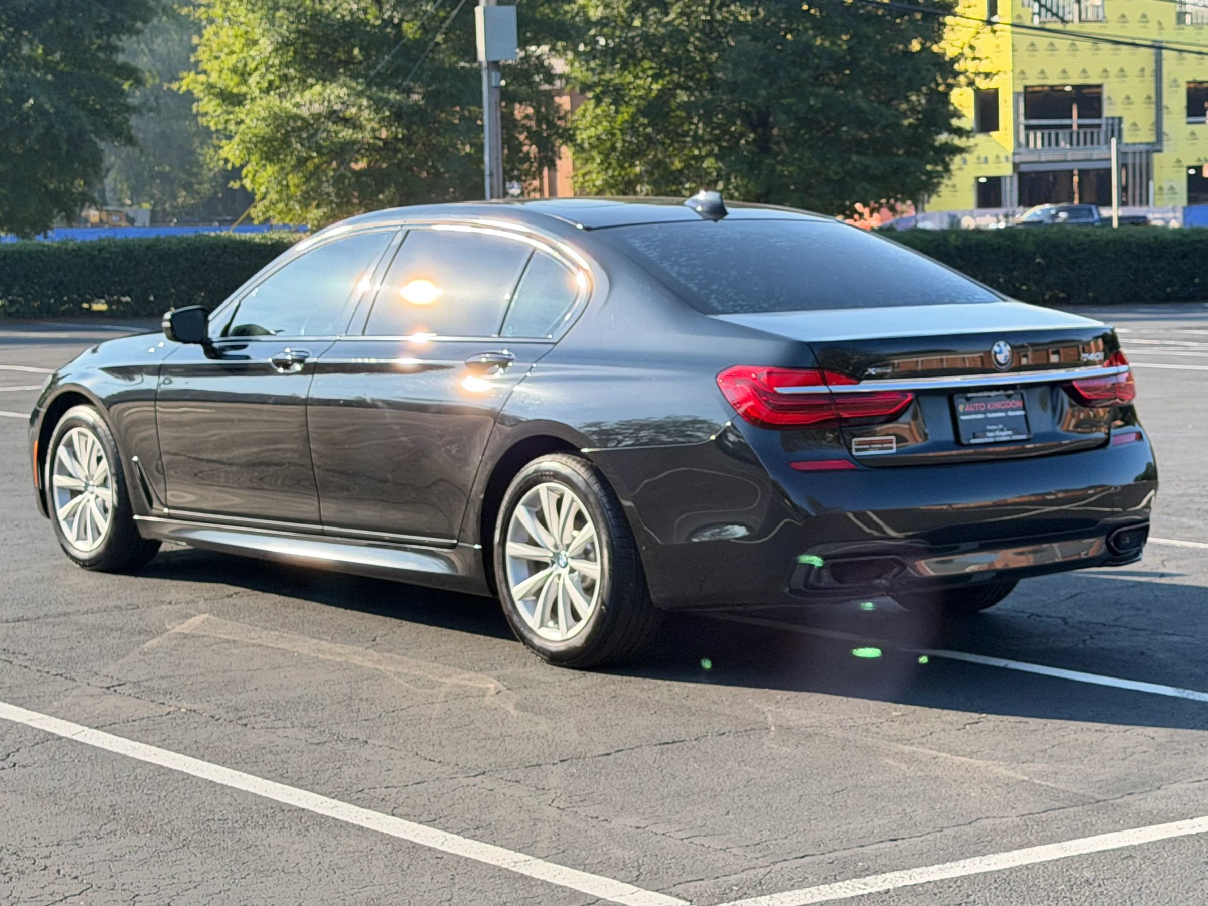 Used 2019 BMW 740i xDrive w/ M Sport Package AWD/4WD image 9
