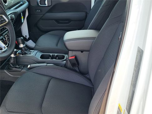 Used 2023 Jeep Wrangler Unlimited Sahara w/ Dual Top Group image 11