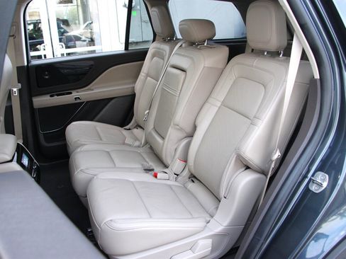 Used 2022 Lincoln Aviator Reserve image 23