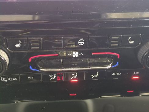 Certified 2022 Jeep Grand Cherokee L Limited image 24