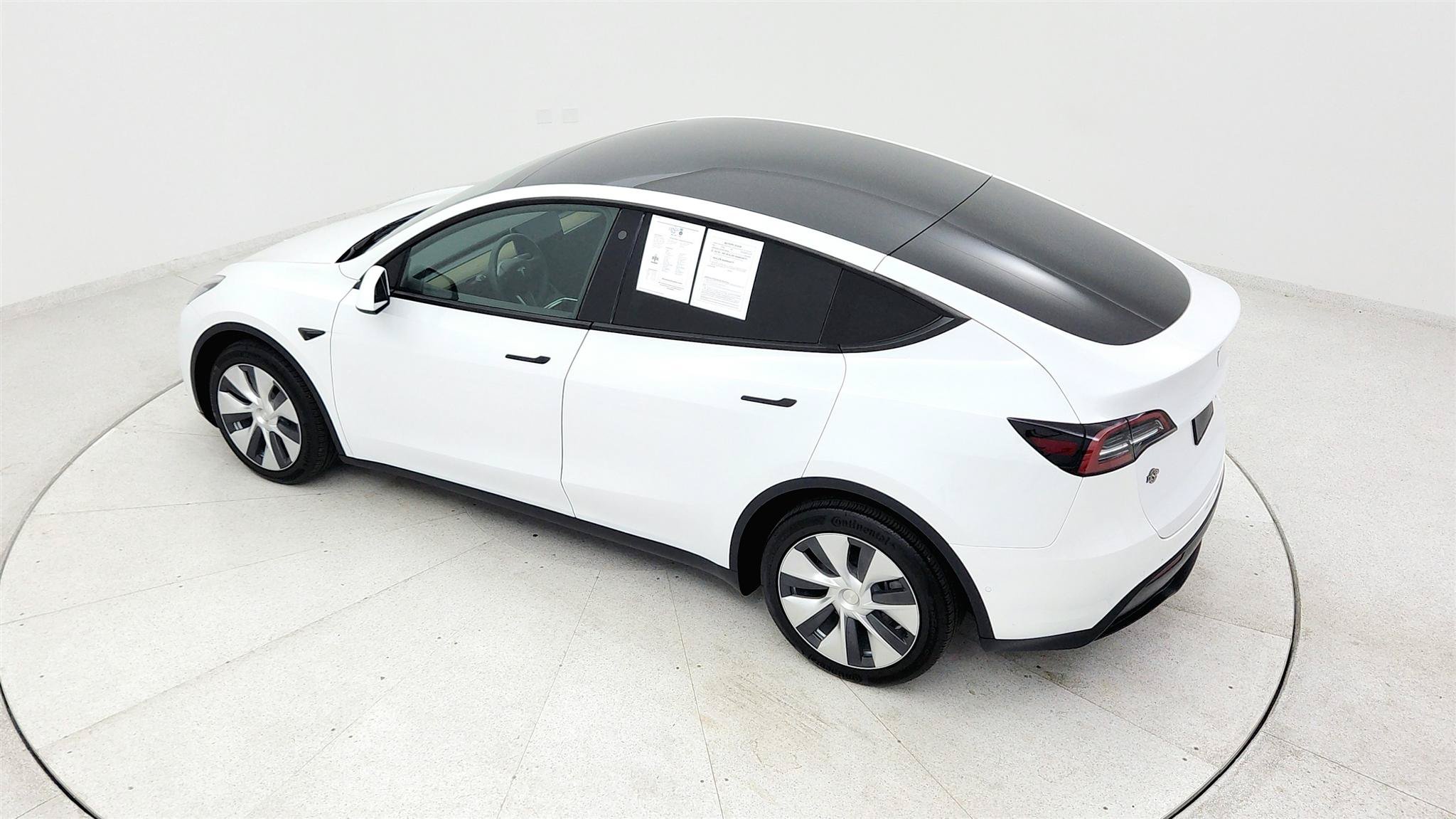 Used 2022 Tesla Model Y Long Range AWD/4WD image 32