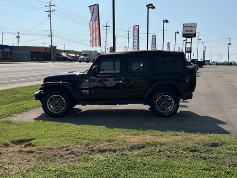 Used 2021 Jeep Wrangler Unlimited Sahara AWD/4WD image 6