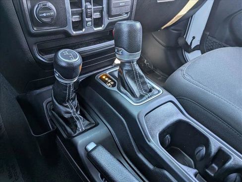 Used 2022 Jeep Wrangler Unlimited Sahara image 11