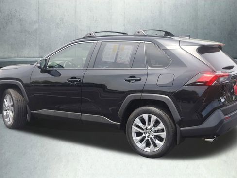 Used 2023 Toyota RAV4 XLE Premium AWD/4WD image 15