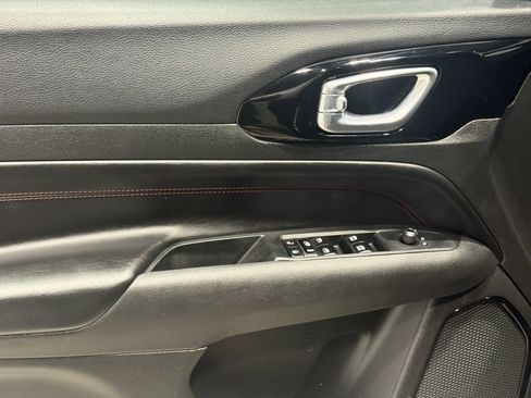 Used 2024 Jeep Compass Trailhawk image 17