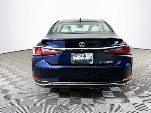 Used 2025 Lexus ES 300h w/ Premium Package image 6