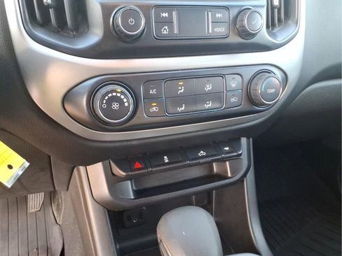 Used 2022 Chevrolet Colorado LT AWD/4WD image 28
