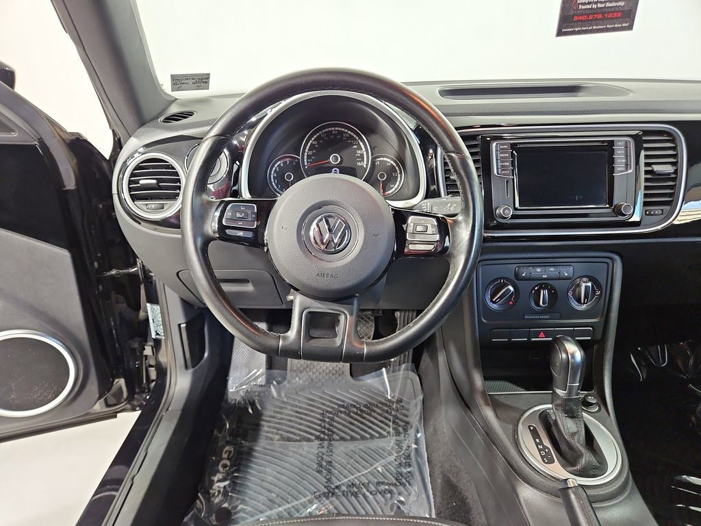 Used 2016 Volkswagen Beetle 1.8T SE FWD image 13