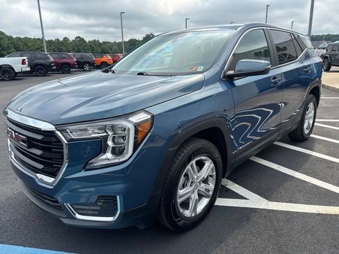 Used 2024 GMC Terrain SLE AWD/4WD image 2