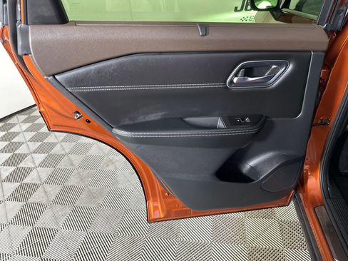 Used 2023 Nissan Rogue Platinum w/ Platinum Premium Package image 27