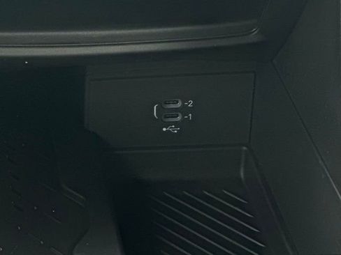 New 2026 Chrysler Pacifica Limited w/ Uconnect Theater Family Group image 38