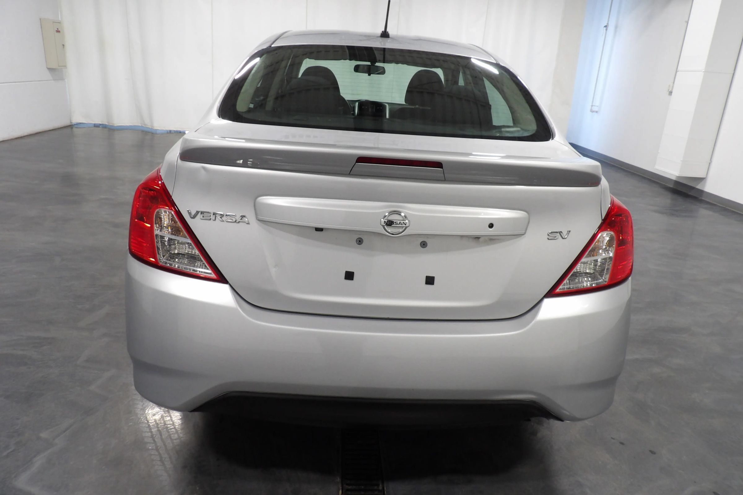 Used 2019 Nissan Versa SV FWD image 5