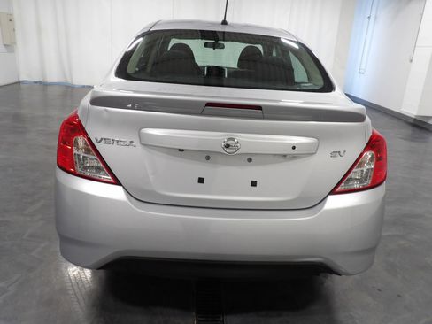 Used 2019 Nissan Versa SV FWD image 5