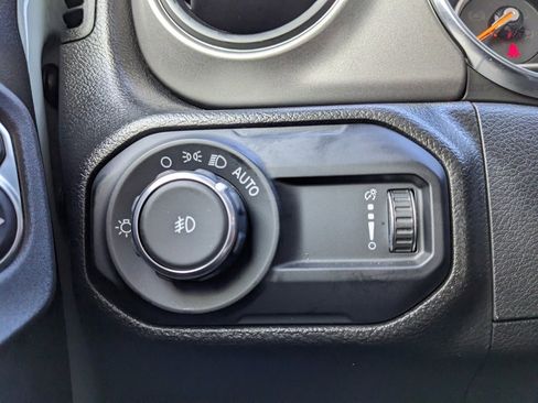 Used 2023 Jeep Wrangler Willys image 43