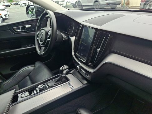 Used 2018 Volvo XC60 T6 Inscription w/ Luxury Seat Package AWD/4WD image 12