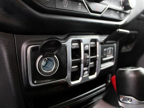 Used 2022 Jeep Wrangler Unlimited Sport AWD/4WD image 19