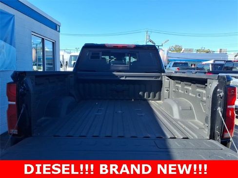 Used 2025 Chevrolet Silverado 2500 LTZ w/ LTZ Plus Package image 16