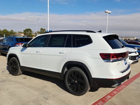 New 2026 Volkswagen Atlas SE image 4