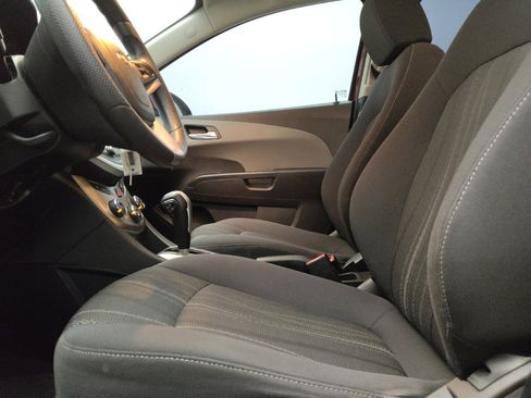 Used 2018 Chevrolet Sonic LT FWD image 17