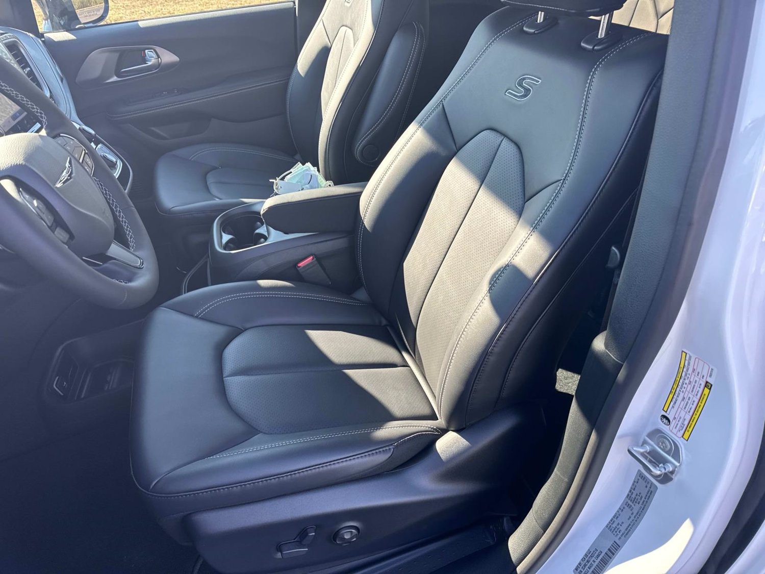 New 2026 Chrysler Pacifica Select w/ S Appearance Package FWD image 26