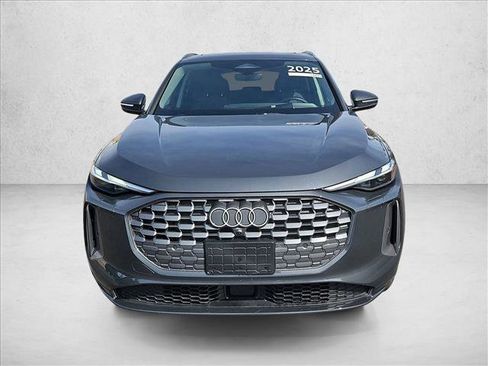 Certified 2025 Audi Q5 Premium w/ Convenience Package image 2