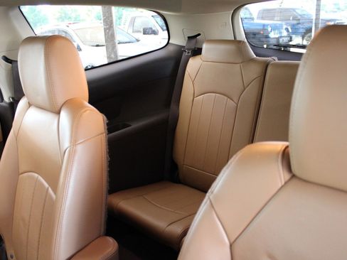 Used 2016 Buick Enclave Leather w/ Trailering Package image 15