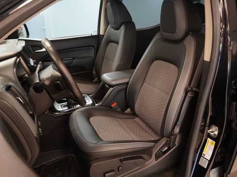 Used 2016 Chevrolet Colorado Z71 AWD/4WD image 3