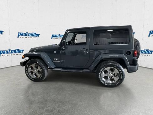 Used 2018 Jeep Wrangler Sahara w/ Connectivity Group AWD/4WD image 7