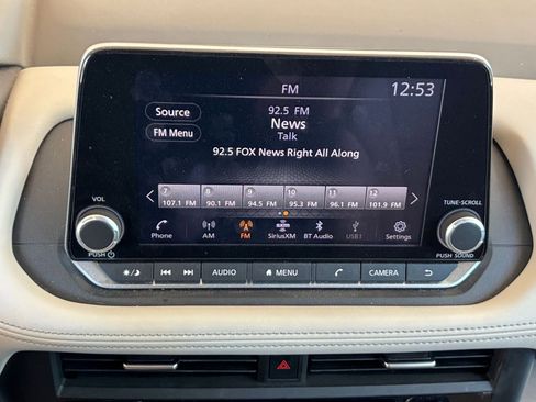 Used 2025 Nissan Rogue SV FWD image 20