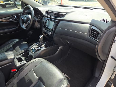 Used 2020 Nissan Rogue SL w/ Premium Package FWD image 28