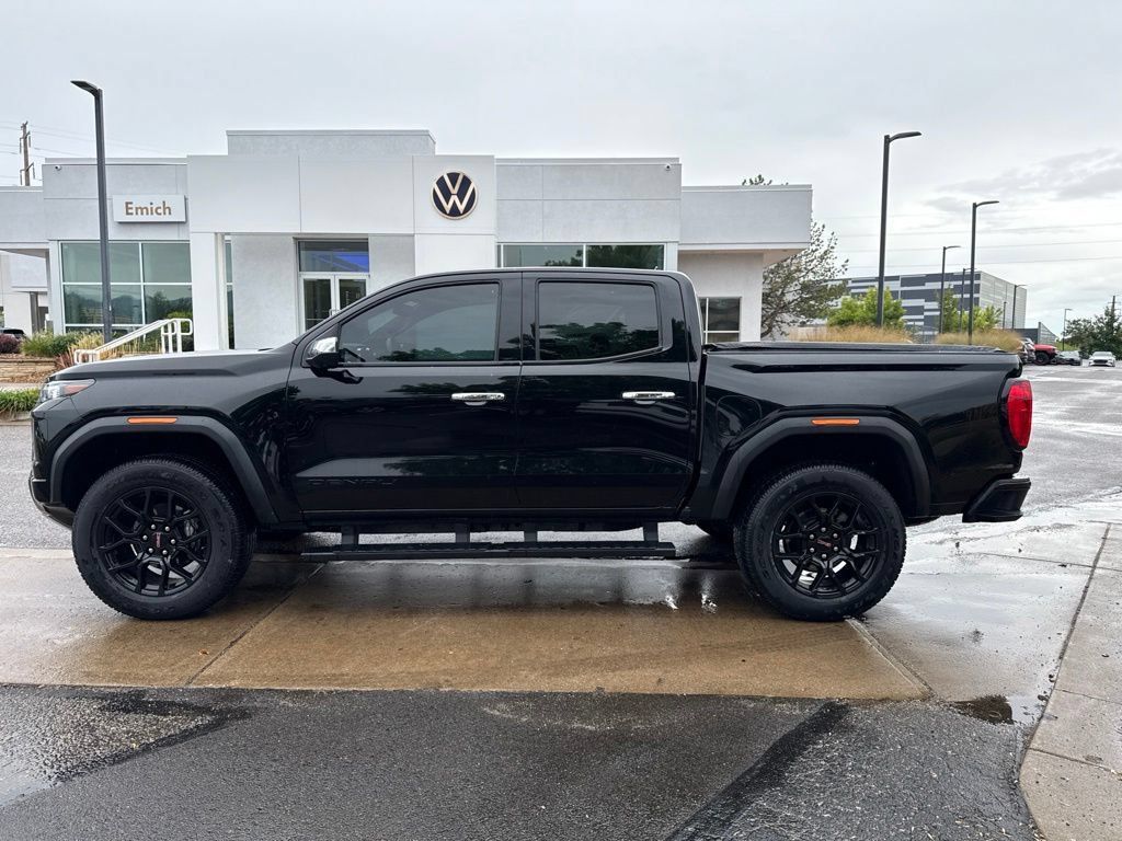 Used 2023 GMC Canyon Denali w/ Denali Black Edition AWD/4WD image 2
