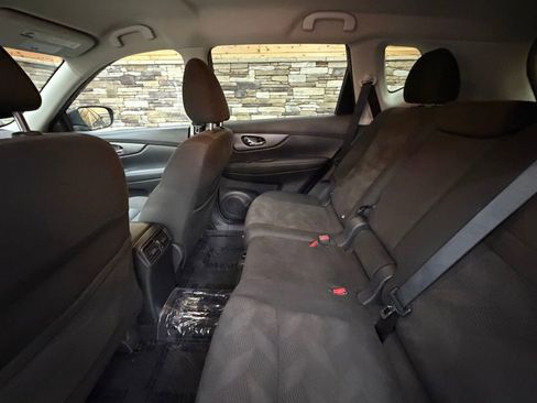 Used 2016 Nissan Rogue SV w/ SV Premium Package image 28