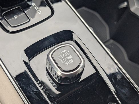 New 2026 Volvo XC90 B6 Plus w/ Protection Package Premier image 42