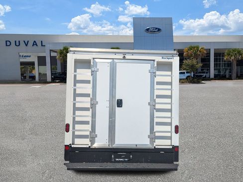 Used 2022 Chevrolet Express 3500 w/ Power Convenience Package RWD image 5