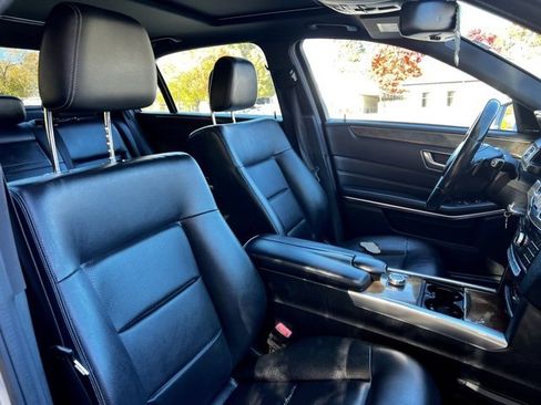 Used 2016 Mercedes-Benz E 350 4MATIC Sedan image 25