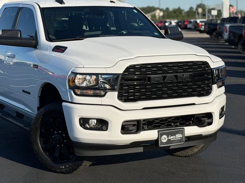 Used 2022 RAM 2500 Big Horn w/ Night Edition AWD/4WD image 5
