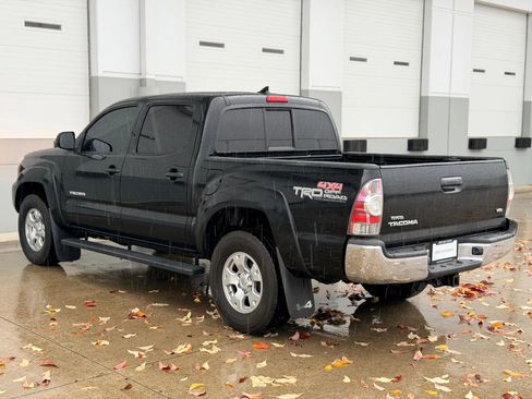 Used 2012 Toyota Tacoma 4x4 Double Cab w/ TRD Off-Road Pkg image 3