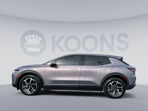 Used 2026 Chevrolet Equinox EV LT image 2