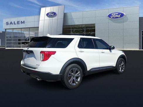 Certified 2023 Ford Explorer XLT w/ Equipment Group 202A AWD/4WD image 4