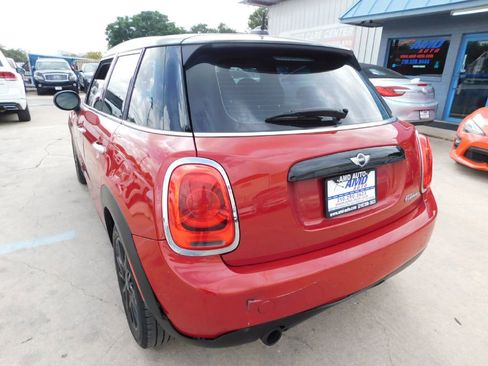 Used 2017 MINI Cooper 4-Door Hardtop image 5